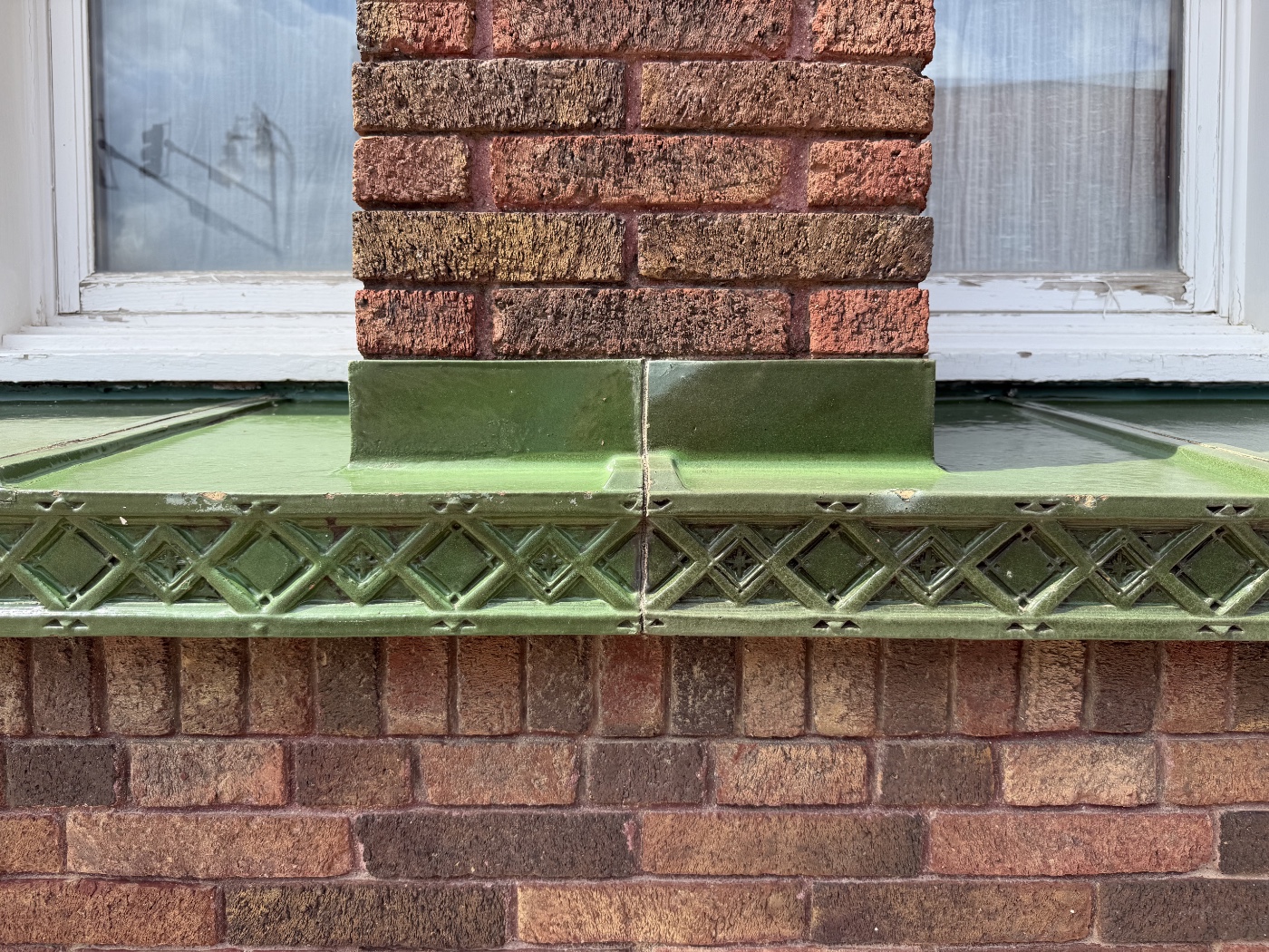 Side window sill detail