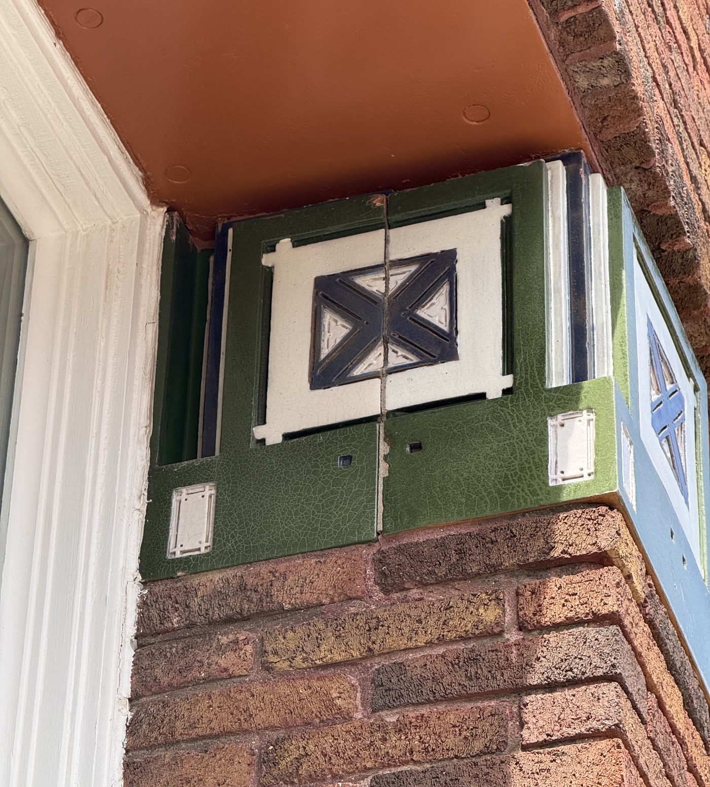 Side window upper detail