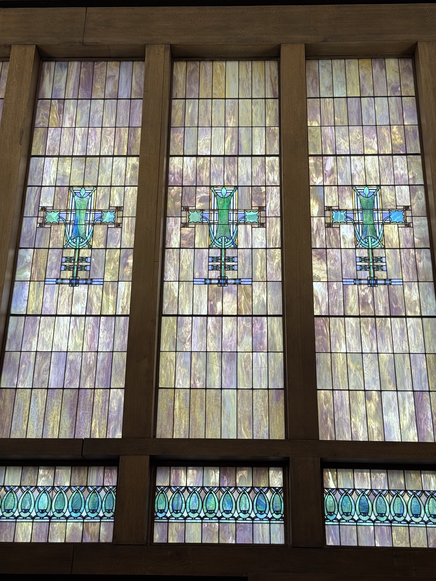 Side stained glass windows